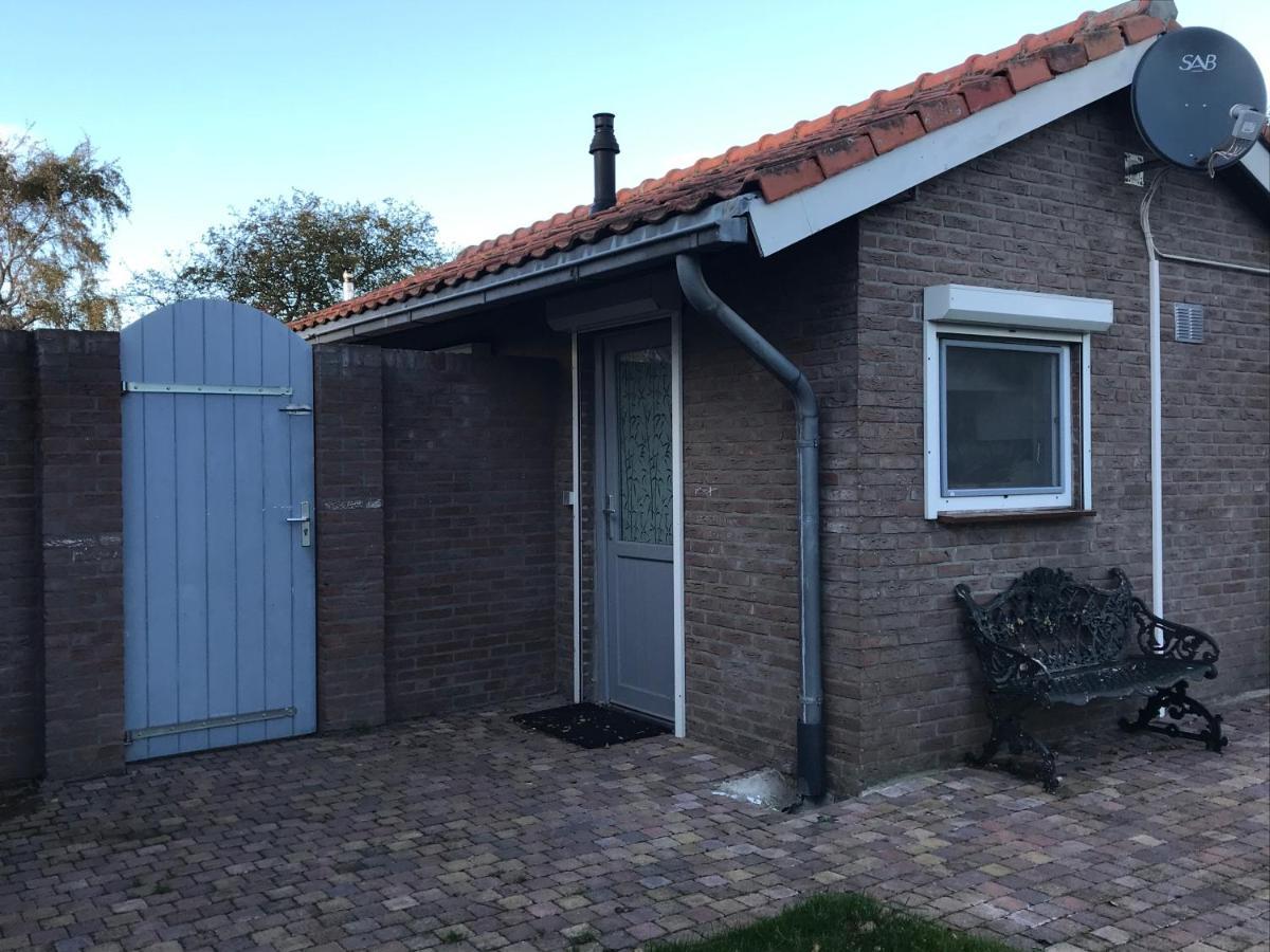 Slapen Bij De Zeeuwse Lala Bed & Breakfast IJzendijke Exterior foto
