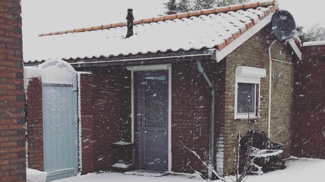 Slapen Bij De Zeeuwse Lala Bed & Breakfast IJzendijke Exterior foto