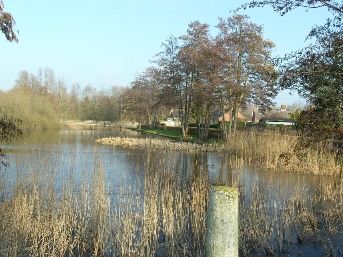 Slapen Bij De Zeeuwse Lala Bed & Breakfast IJzendijke Exterior foto