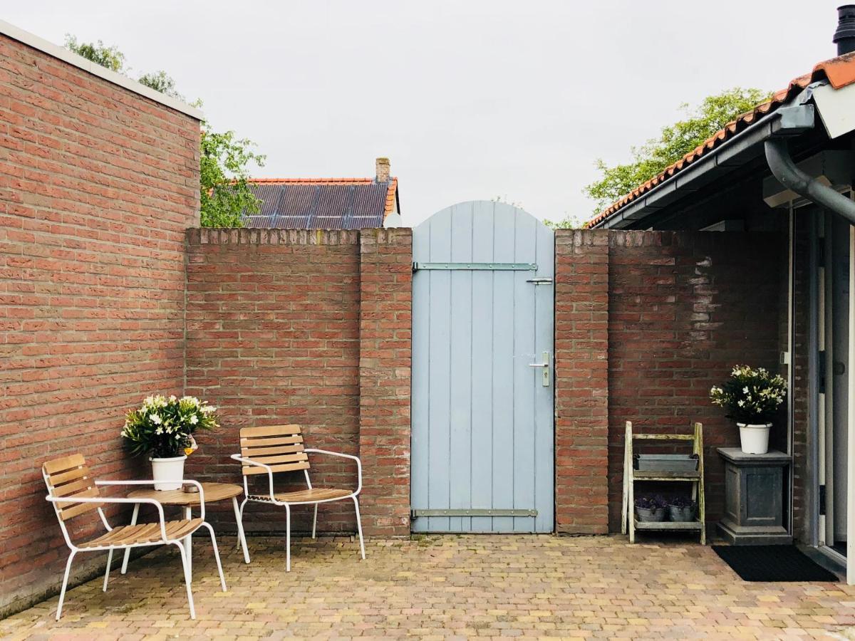Slapen Bij De Zeeuwse Lala Bed & Breakfast IJzendijke Exterior foto